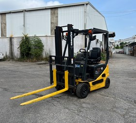 Xe nâng điện 1.5 tấn Komatsu ngồi lái FB15-12    (0973766284)