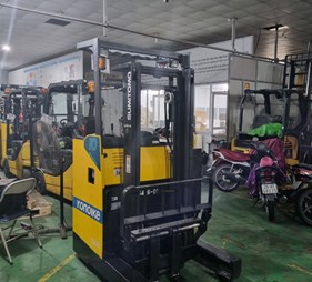 Xe nâng điện1 tấn Sumitomo đứng lái 61-FBR10SE   (0973766284)