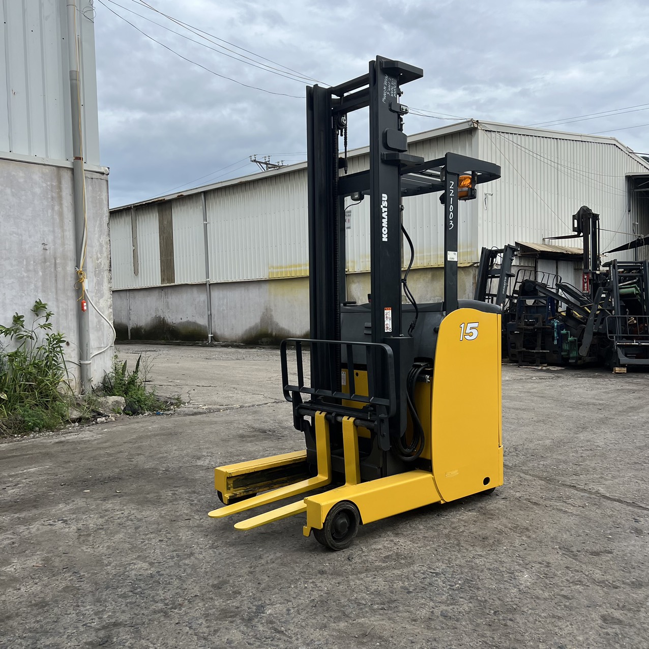 Xe nâng điện Komatsu