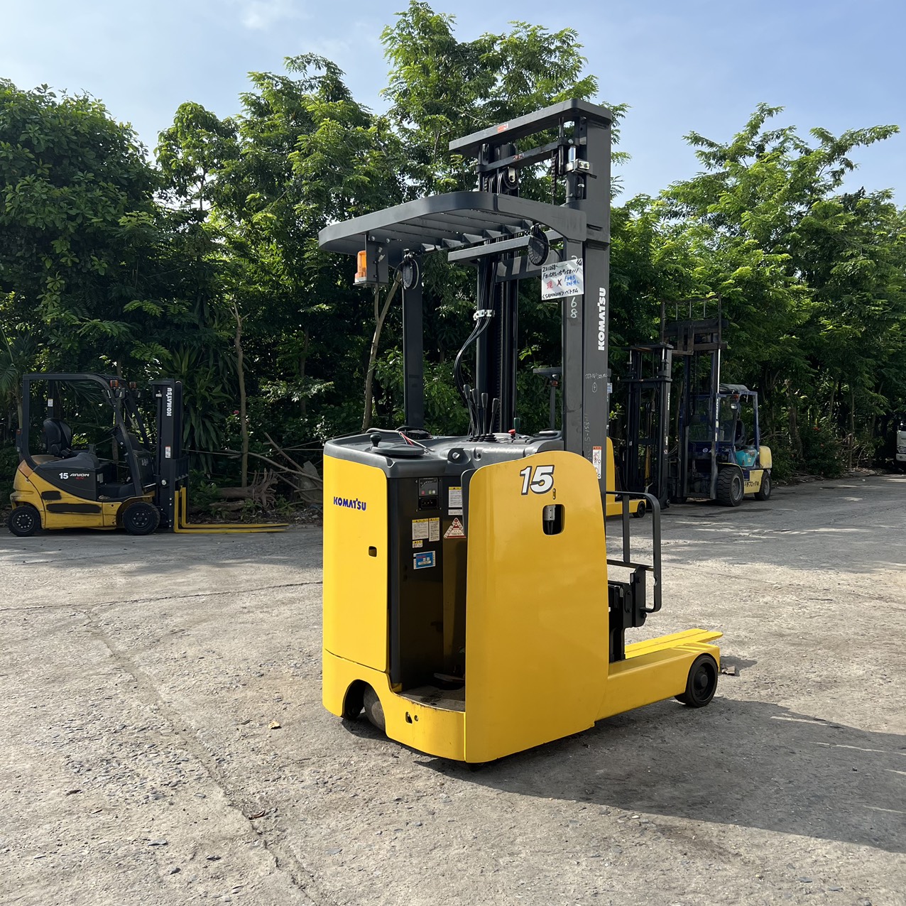 Xe nâng điện đứng lái 1.5 tấn
