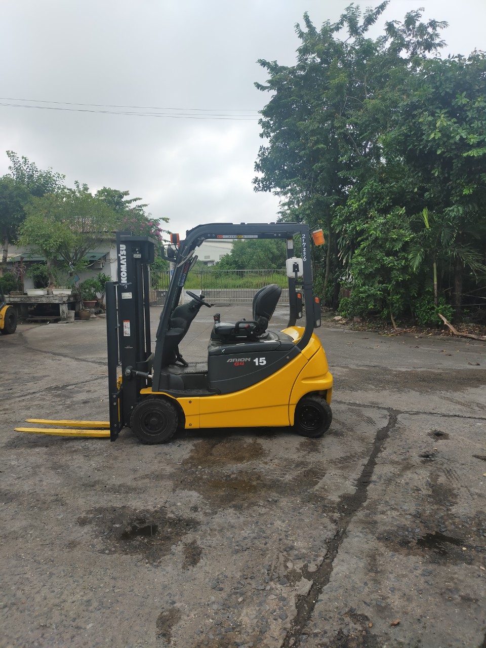 Xe nâng điện 1.5 tấn